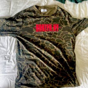 XL Camo-Tee | Barely worn (because it don’t fit me)